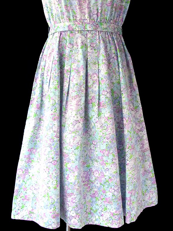 ヨーロッパ古着 60年代製 淡いブルー・パープル・グリーン 小花柄 共布ベルト付き ヴィンテージ ワンピース 17CC005