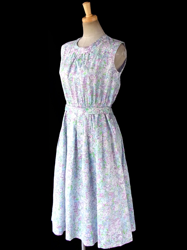ヨーロッパ古着 60年代製 淡いブルー・パープル・グリーン 小花柄 共布ベルト付き ヴィンテージ ワンピース 17CC005