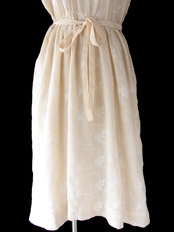 ヨーロッパ古着 フランス買い付け 60年代製 アイボリー X リーフ柄織り ガーゼ生地 共布ベルト付き ワンピース 17CC006