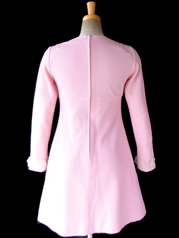 ヨーロッパ古着 フランス買い付け 60年代製 ベビーピンク X 花柄飾り ヴィンテージ ワンピース 17FC005