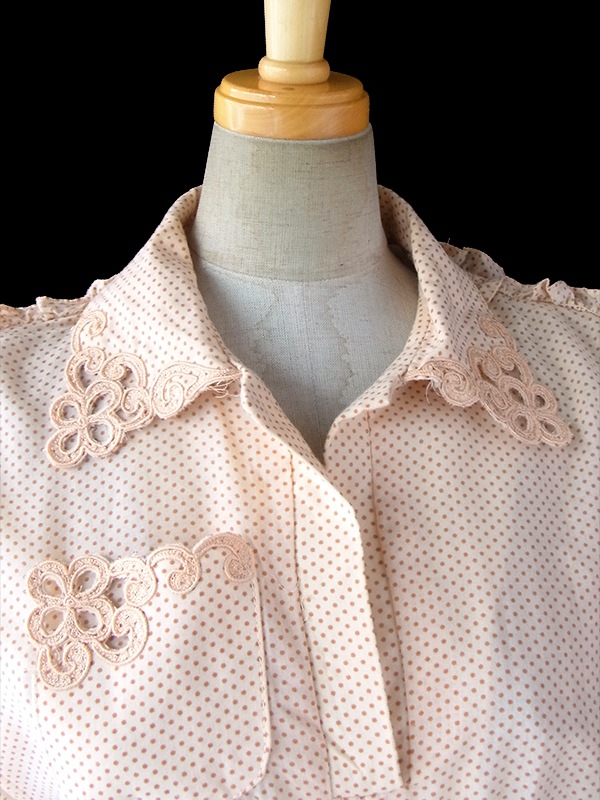 ヨーロッパ古着 フランス買い付け 60年代製 アプリコット 水玉 カットワークレースの襟・ポケット 共布ベルト付き ヴィンテージ ワンピース 17FC010