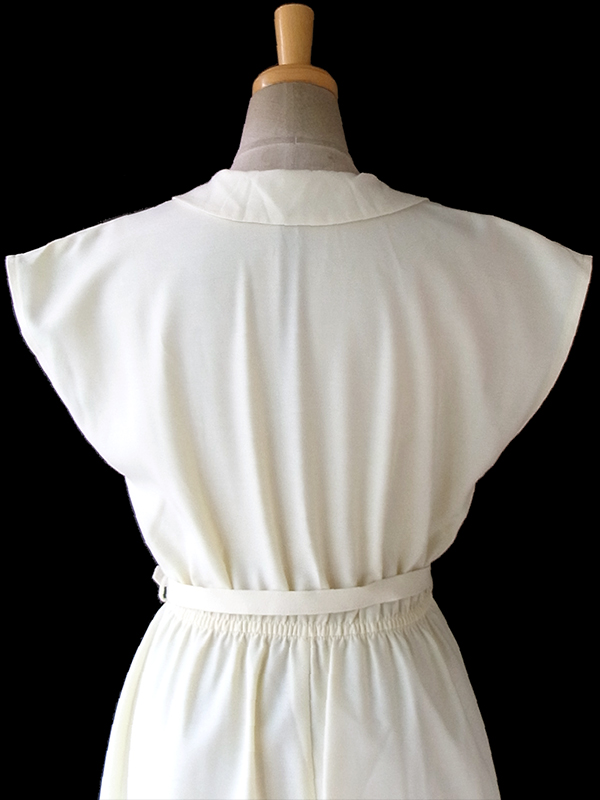 ヨーロッパ古着 フランス買い付け 60年代製 オフホワイト X ステッチデザイン 共布ベルト付き ヴィンテージ ワンピース 17FC017