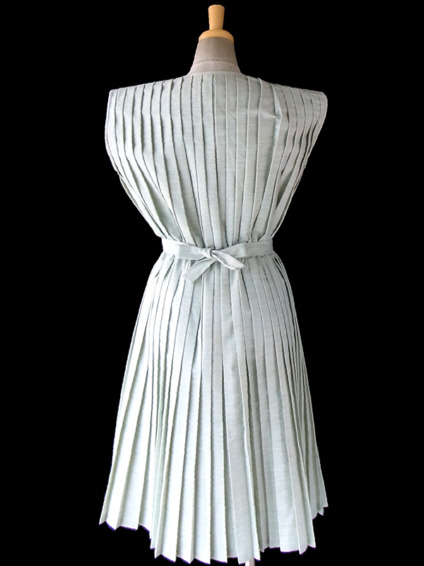 ヨーロッパ古着 フランス買い付け 60年代製 ペールグリーン 総プリーツ 共布ベルト付き ヴィンテージ ドレス 17FC112