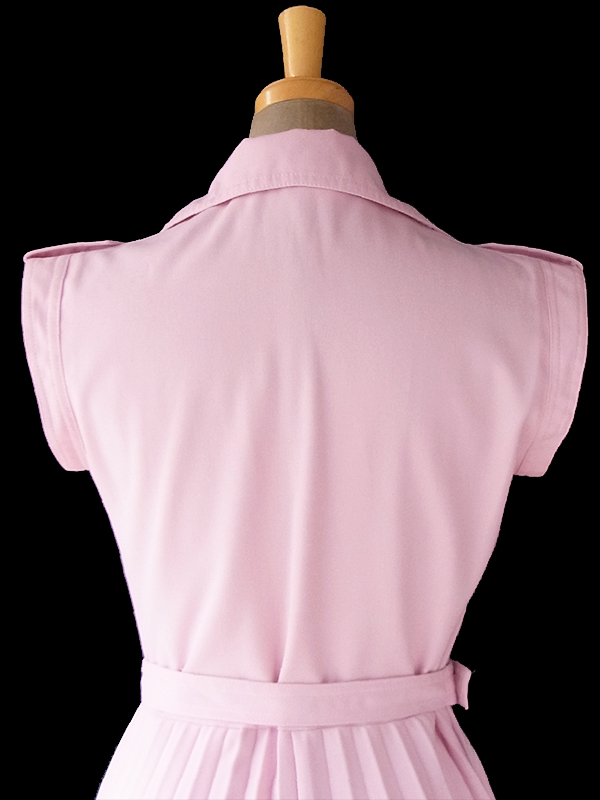 ヨーロッパ古着 フランス買い付け 60年代製 パウダーピンク X 刺繍入り胸ポケット 共布ベルト付き ワンピース 17FC301
