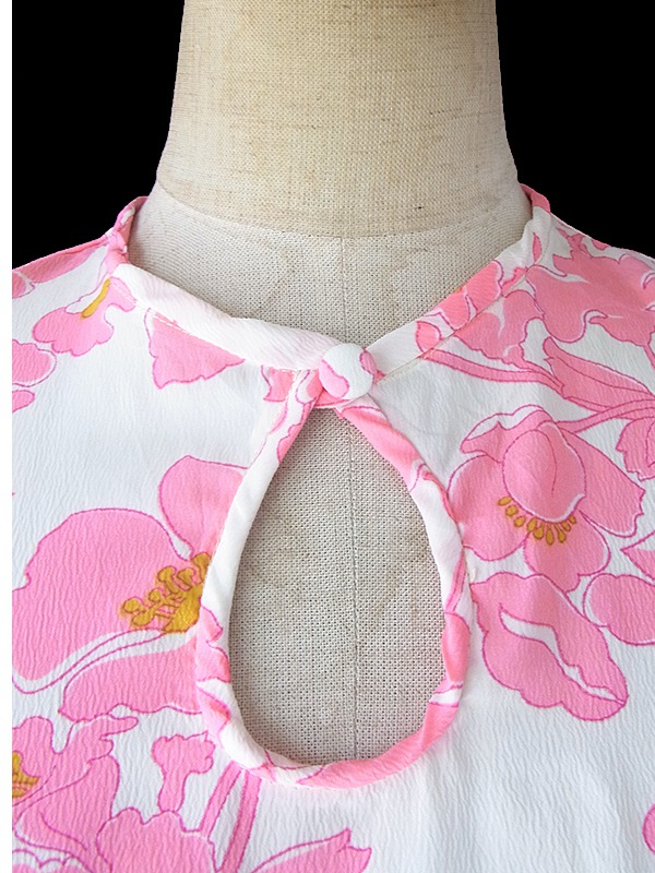 ヨーロッパ古着 フランス買い付け 70年代製 ピンク X 花柄 共布ベルト付き プリーツ ワンピース 17FC307