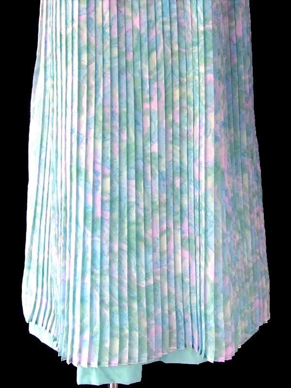 ヨーロッパ古着 フランス買い付け 60年代製 水色 X 水彩のような淡い模様 シフォン地 プリーツ ワンピース 17FC321