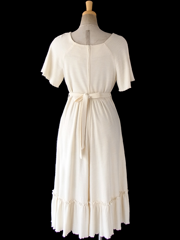 ヨーロッパ古着 フランス買い付け 60年代製 オフホワイト X フレア・ギャザーフリルデザイン  ヴィンテージ ワンピース 17FC323