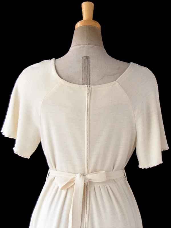 ヨーロッパ古着 フランス買い付け 60年代製 オフホワイト X フレア・ギャザーフリルデザイン  ヴィンテージ ワンピース 17FC323