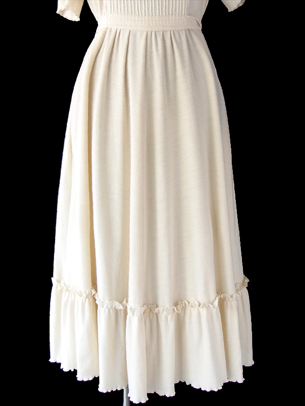 ヨーロッパ古着 フランス買い付け 60年代製 オフホワイト X フレア・ギャザーフリルデザイン  ヴィンテージ ワンピース 17FC323