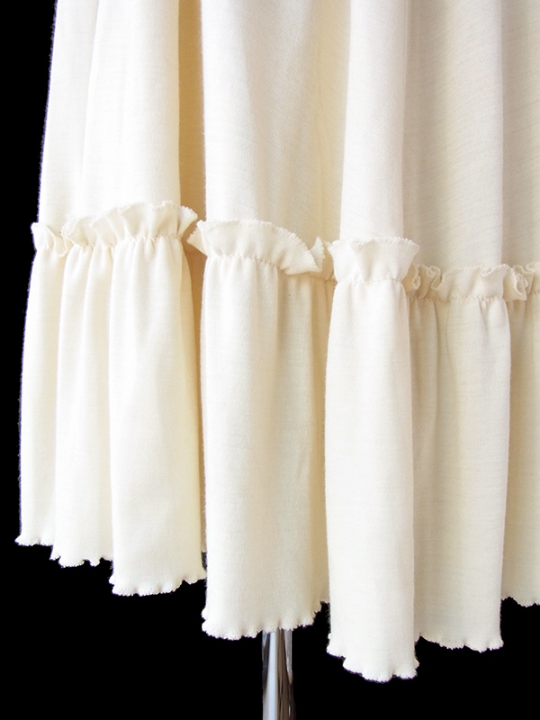 ヨーロッパ古着 フランス買い付け 60年代製 オフホワイト X フレア・ギャザーフリルデザイン  ヴィンテージ ワンピース 17FC323