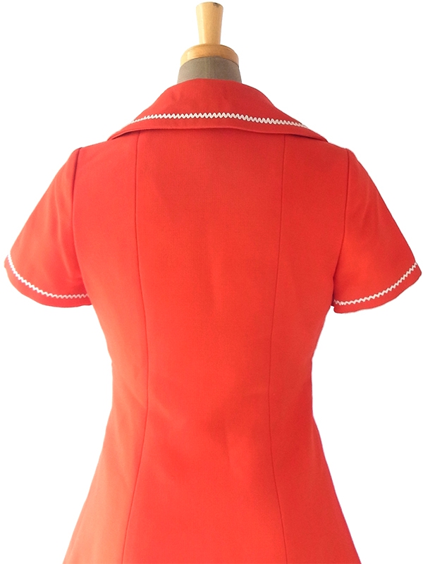 ヨーロッパ古着 フランス買い付け 60年代製 レッド X ホワイト デザインベルト 山道テープ ヴィンテージ ワンピース 17FC402