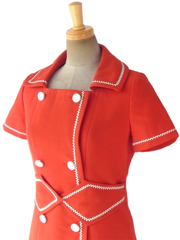 ヨーロッパ古着 フランス買い付け 60年代製 レッド X ホワイト デザインベルト 山道テープ ヴィンテージ ワンピース 17FC402