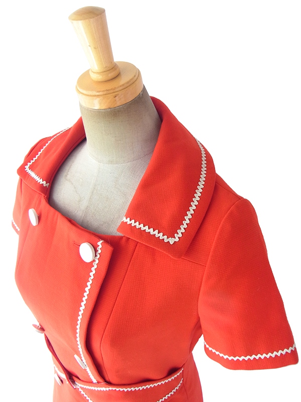 ヨーロッパ古着 フランス買い付け 60年代製 レッド X ホワイト デザインベルト 山道テープ ヴィンテージ ワンピース 17FC402