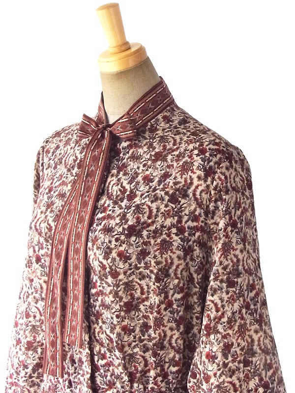 ヨーロッパ古着 フランス買い付け 70年代製 ベージュ X ブラウン・レッド 草花柄 ボウタイ ワンピース 17FC405