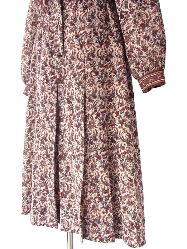 ヨーロッパ古着 フランス買い付け 70年代製 ベージュ X ブラウン・レッド 草花柄 ボウタイ ワンピース 17FC405