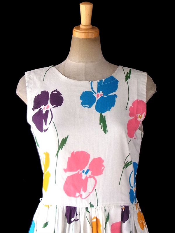 ヨーロッパ古着 フランス買い付け 60年代製 ホワイト X カラフル花柄 ポケット付き ヴィンテージ ワンピース 17FC413