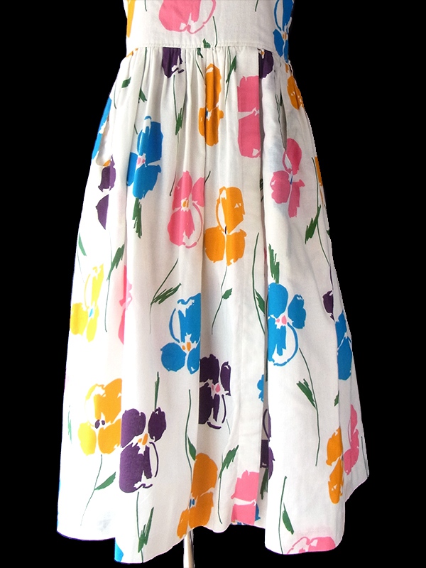 ヨーロッパ古着 フランス買い付け 60年代製 ホワイト X カラフル花柄 ポケット付き ヴィンテージ ワンピース 17FC413