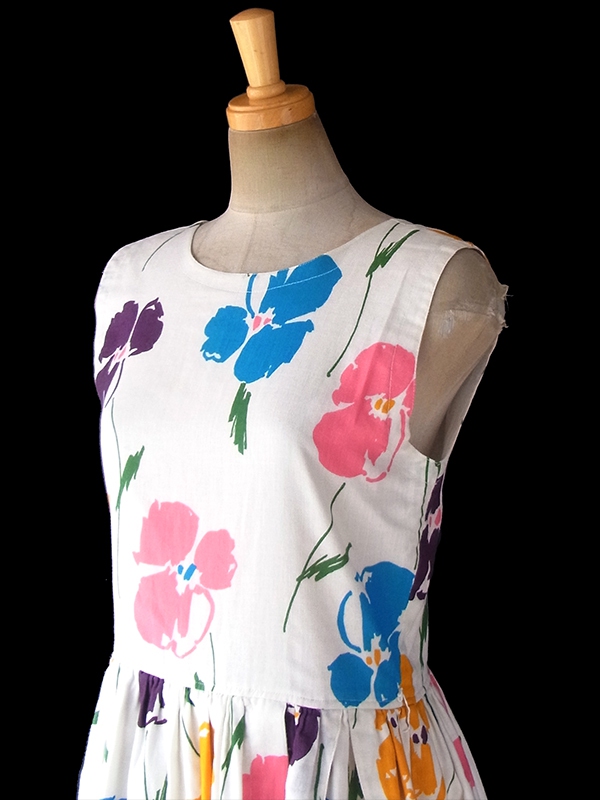 ヨーロッパ古着 フランス買い付け 60年代製 ホワイト X カラフル花柄 ポケット付き ヴィンテージ ワンピース 17FC413