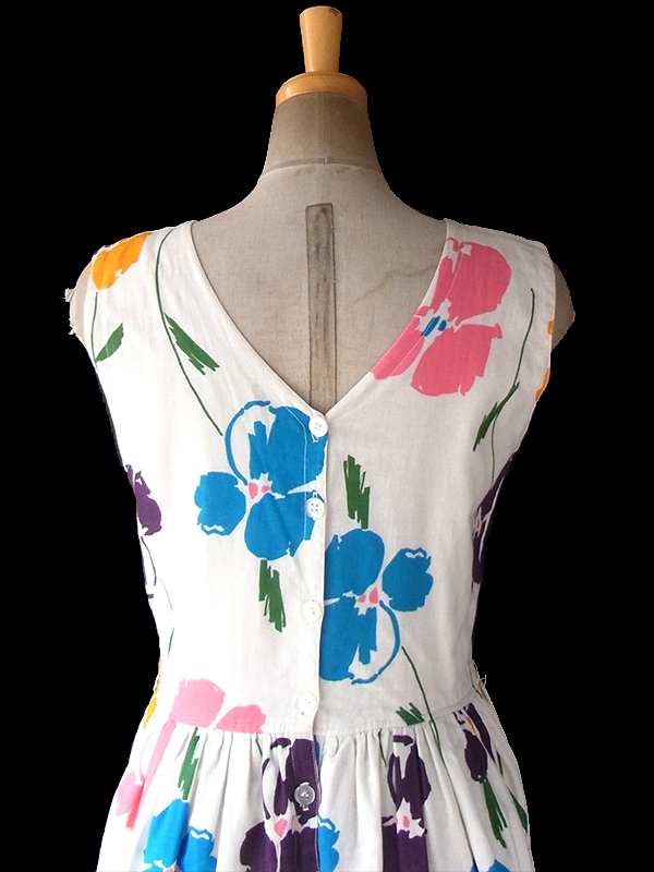 ヨーロッパ古着 フランス買い付け 60年代製 ホワイト X カラフル花柄 ポケット付き ヴィンテージ ワンピース 17FC413