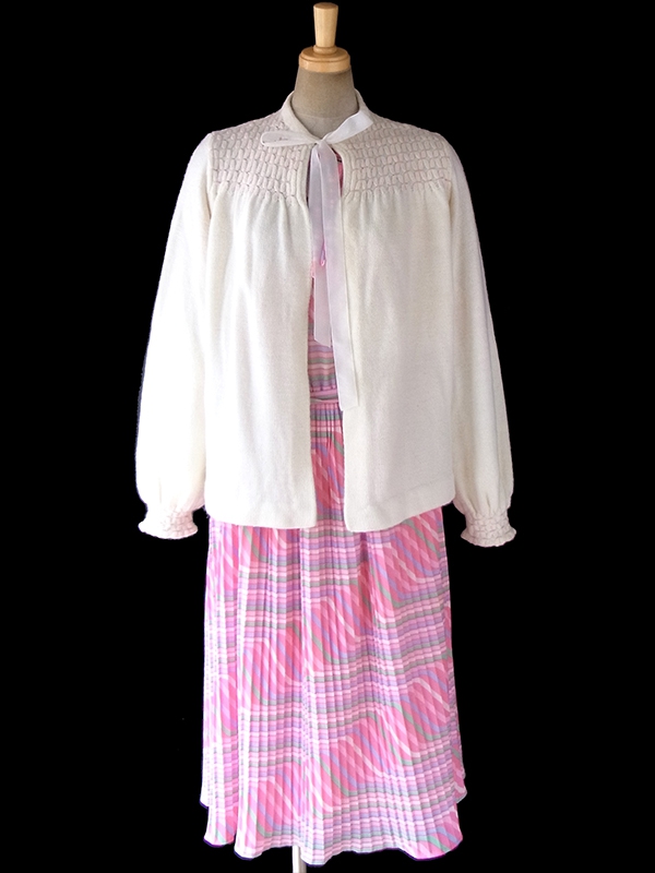 ヨーロッパ古着 フランス買い付け 60年代製 ホワイト X ピンク シャーリング リボン付き ウール カーディガン 17FC421