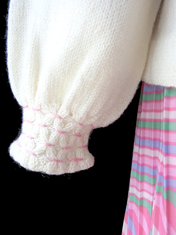 ヨーロッパ古着 フランス買い付け 60年代製 ホワイト X ピンク シャーリング リボン付き ウール カーディガン 17FC421