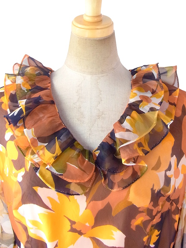 ヨーロッパ古着 フランス買い付け 70年代製 オレンジ X ブラウン 花柄プリント フリル襟 共布ベルト付き ワンピース 17FC506