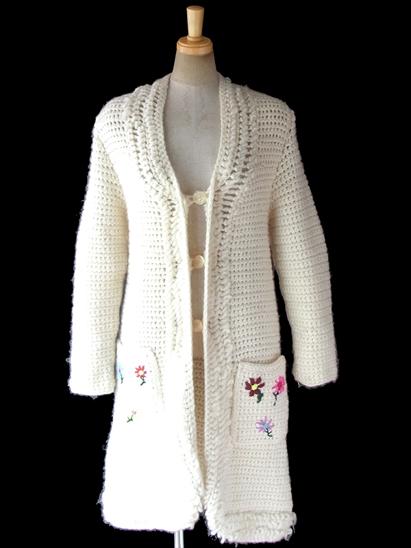 ヨーロッパ古着 ロンドン買い付け 60年代製 オフホワイト Xカラフル 花柄刺繍 ウール ニット コート 17FC509