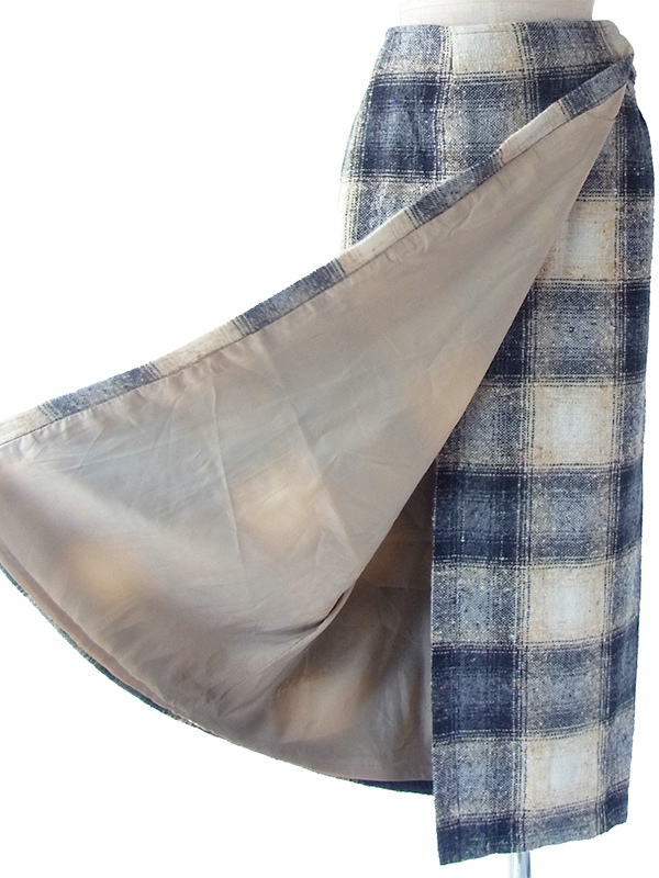 ヨーロッパ古着 フランス買い付け 60年代製 オフホワイト X ブラック チェック柄 ミックスツイード ラップスカート 17FC515