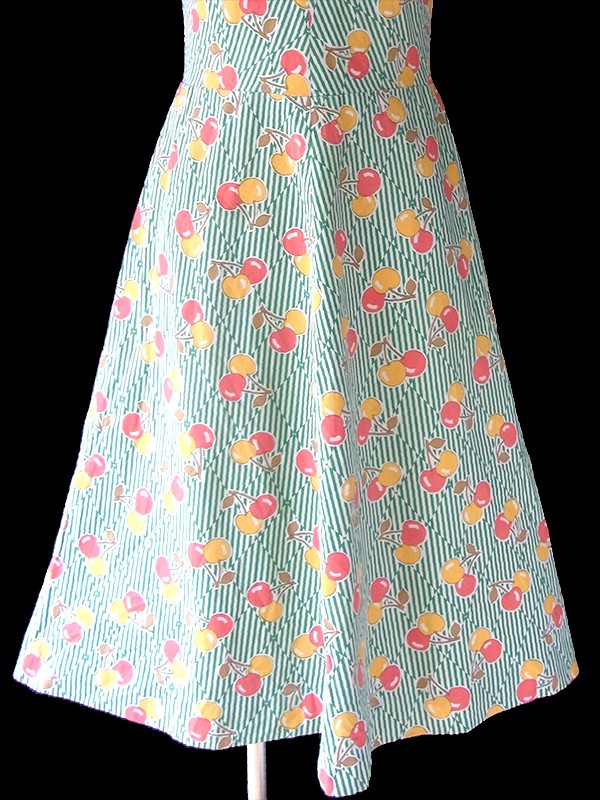 ヨーロッパ古着 ロンドン買い付け 60年代製 グリーン X カラフルなチェリー柄・ストライプ ヴィンテージ ワンピース 17OM112