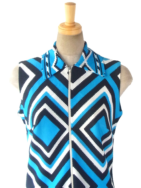 ヨーロッパ古着 ロンドン買い付け 70年代製 ブルー X ブラック・ホワイト 幾何学模様 フロントジップ ワンピース 17OM333