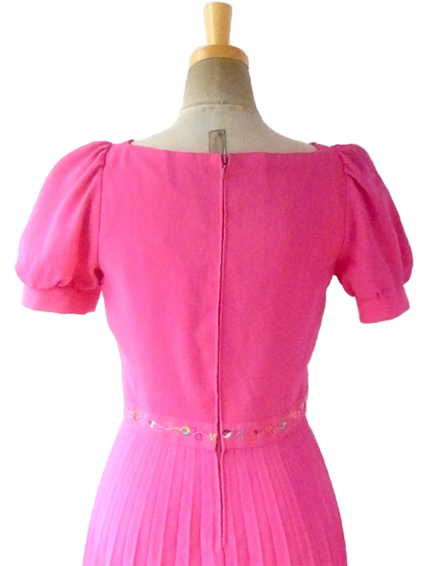 ヨーロッパ古着 ロンドン買い付け 60年代製 マゼンダ X 花柄刺繍 パフスリーブ プリーツ ワンピース 17OM505