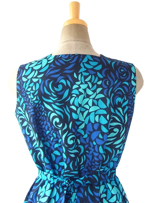 【送料無料】60年代フランス製 ブラック X エメラルドブルー・ブルー リーフ柄 共布ベルト付き デッドストック ワンピース 17OM603【未使用品】