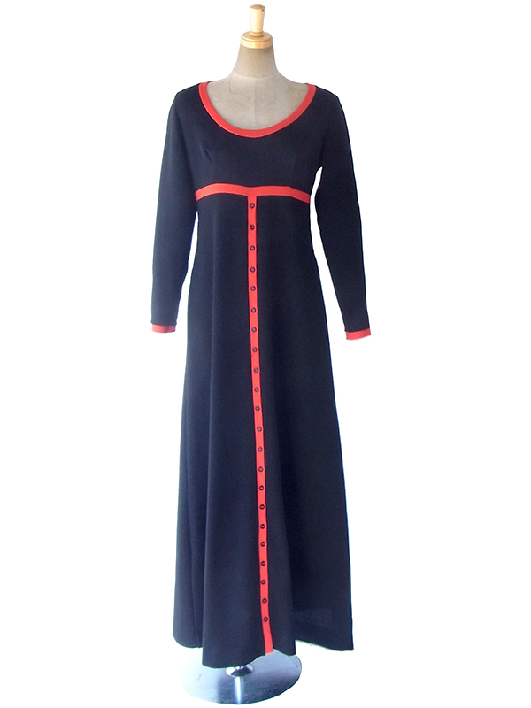 ヨーロッパ古着 ロンドン買い付け 70年代スウェーデン製 ブラック X レッド ライニング ヴィンテージ マキシ ワンピース 17OM641