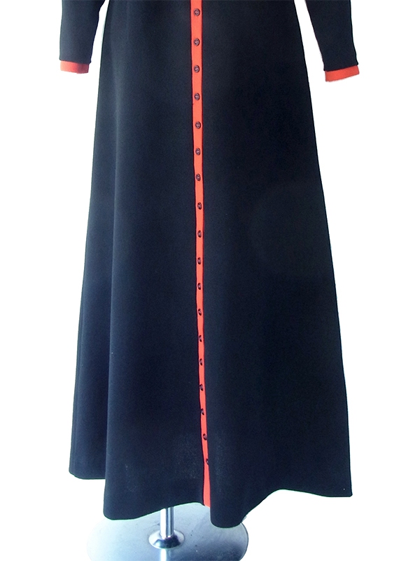 ヨーロッパ古着 ロンドン買い付け 70年代スウェーデン製 ブラック X レッド ライニング ヴィンテージ マキシ ワンピース 17OM641