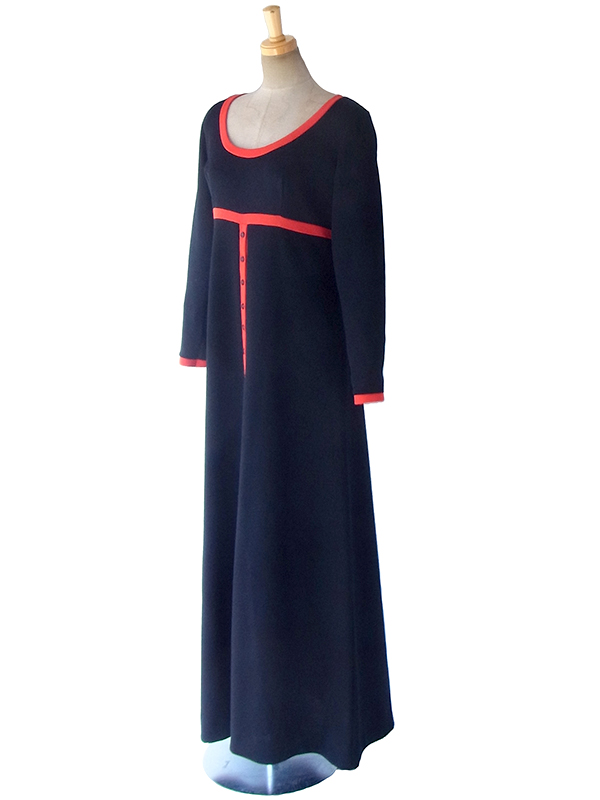 ヨーロッパ古着 ロンドン買い付け 70年代スウェーデン製 ブラック X レッド ライニング ヴィンテージ マキシ ワンピース 17OM641