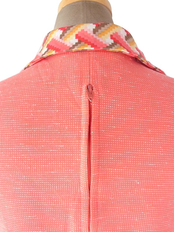 ヨーロッパ古着 ロンドン買い付け 70年代製 アプリコットピンク X レトロ柄襟 切り返し ワンピース 17OM800