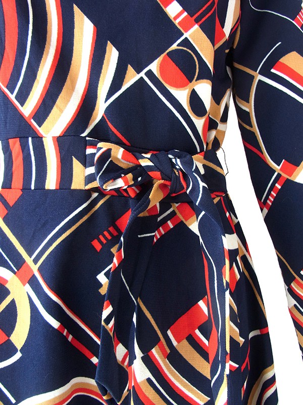 ヨーロッパ古着 ロンドン買い付け 70年代製 ネイビー X レッド・ホワイト・ベージュ レトロ柄 固定ベルト付き ワンピース 17OM803