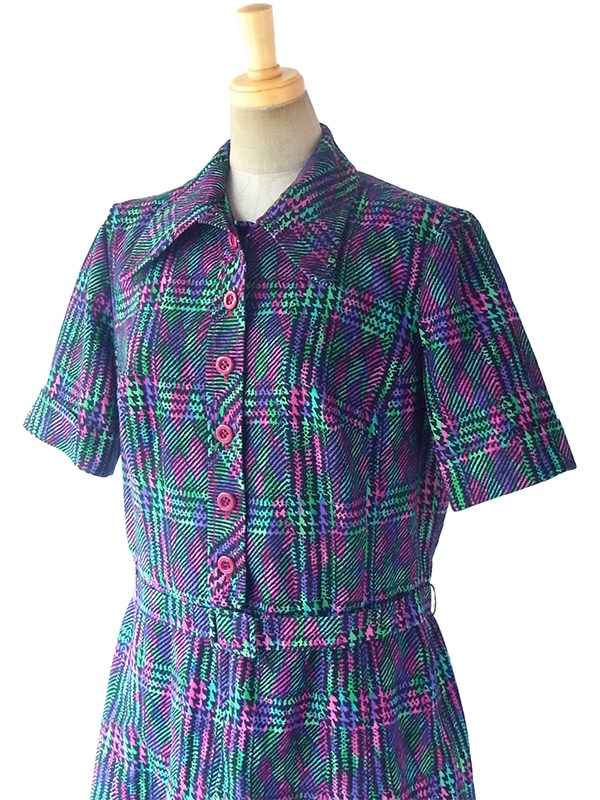 ヨーロッパ古着 ロンドン買い付け 70年代製 グリーン・ピンク・パープル X レトロ柄 共布ベルト付き ヴィンテージ ワンピース 17OM909