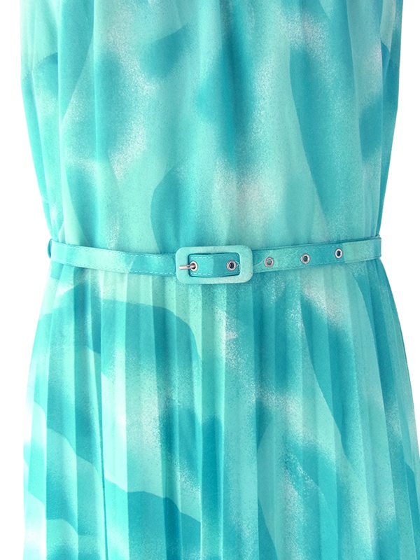 ヨーロッパ古着 ロンドン買い付け 70年代製 水色 X レトロ模様 ベルト付き アンブレラプリーツ ワンピース 18BS002