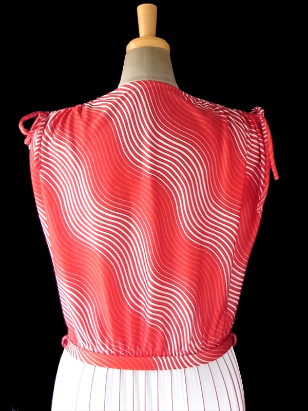 ヨーロッパ古着 ロンドン買い付け 70年代製 レッド X ホワイト 波模様 X アンブレラプリーツ レトロ ワンピース 18BS006