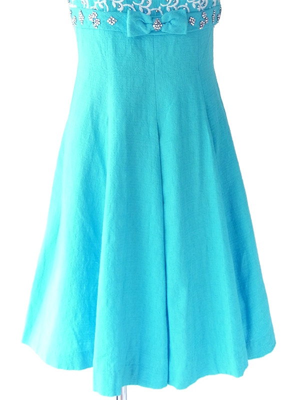 【送料無料】ヨーロッパ古着 ロンドン買い付け 60年代製 水色 X ホワイト刺繍・ラインストーン リボン付き ヴィンテージ ワンピース 18BS011【ヨーロッパ古着】