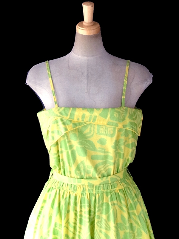 ヨーロッパ古着 ロンドン買い付け イエロー X 光沢のあるグリーンの花柄 共布ベルト付き ストラップ ワンピース 18BS022