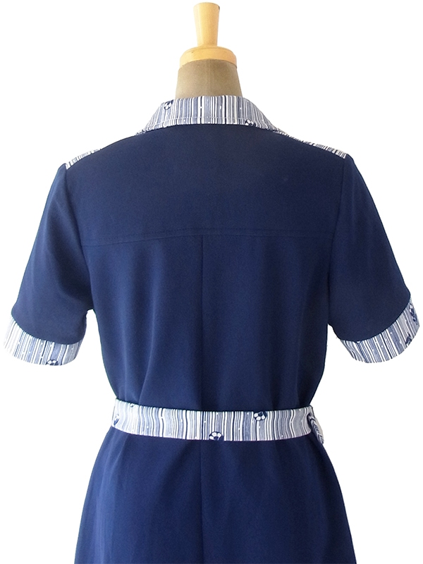 ヨーロッパ古着 ロンドン買い付け 70年代製 ネイビー X ホワイト 花柄・ボーダー 共布ベルト付き ヴィンテージ ワンピース 18BS104