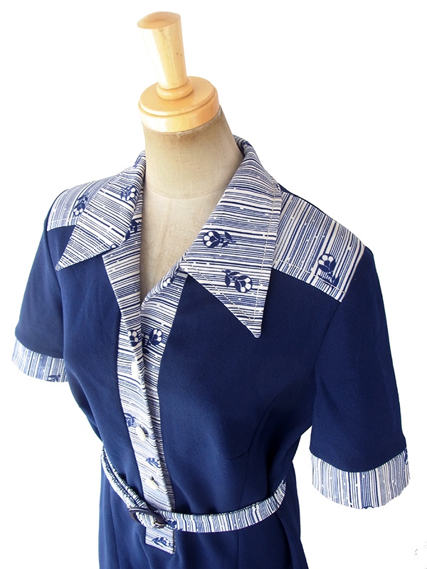 ヨーロッパ古着 ロンドン買い付け 70年代製 ネイビー X ホワイト 花柄・ボーダー 共布ベルト付き ヴィンテージ ワンピース 18BS104