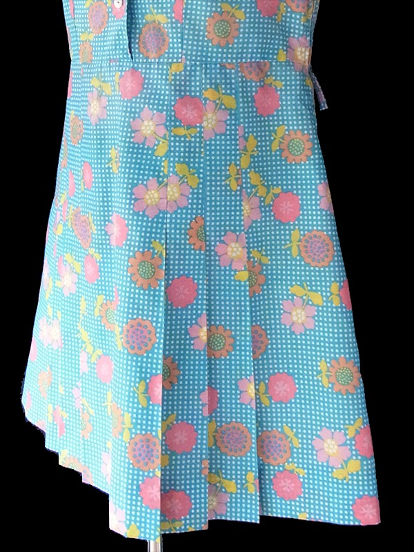 ヨーロッパ古着 ロンドン買い付け 70年代製 水色 X カラフル花柄・ホワイト水玉 着脱可能なネクタイ付き ワンピース 18BS124