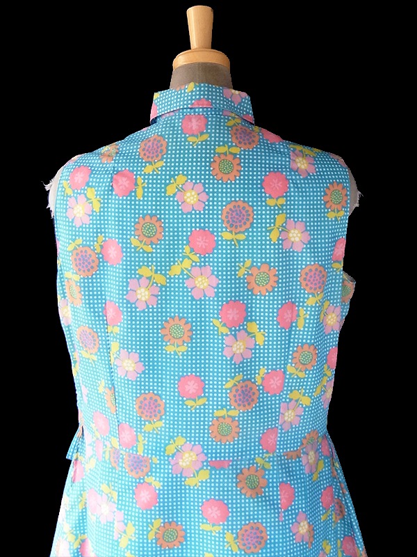 ヨーロッパ古着 ロンドン買い付け 70年代製 水色 X カラフル花柄・ホワイト水玉 着脱可能なネクタイ付き ワンピース 18BS124