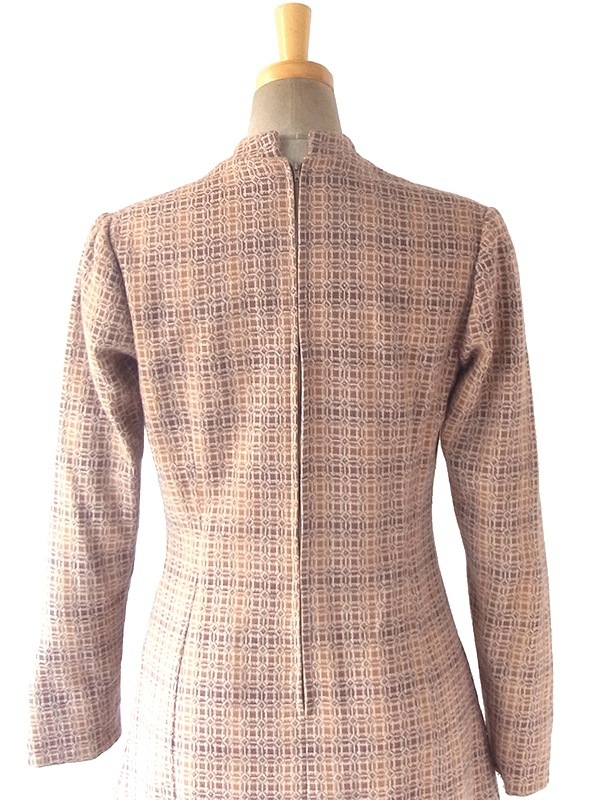 ヨーロッパ古着 フランス買い付け ６０年代製 オレンジ・ブラウン X 幾何学プリント ゴールドボタン モックネック ワンピース 18FC100