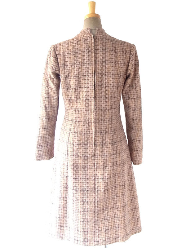 ヨーロッパ古着 フランス買い付け ６０年代製 オレンジ・ブラウン X 幾何学プリント ゴールドボタン モックネック ワンピース 18FC100