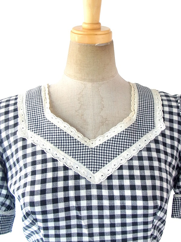 ヨーロッパ古着 フランス買い付け 60年代製 モノトーン X チェック生地切り返し レーステープ パフスリーブ ワンピース 18FC115