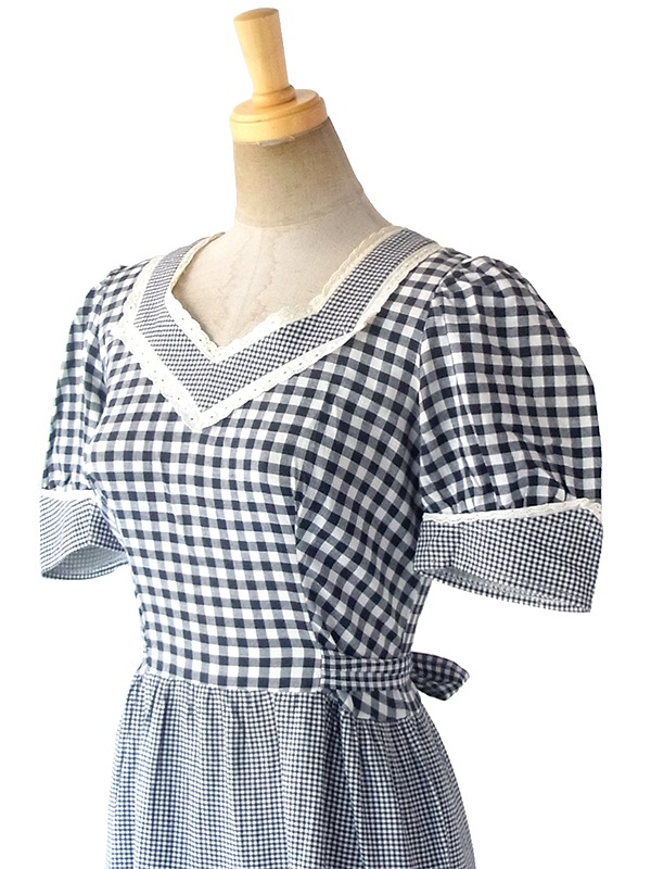 ヨーロッパ古着 フランス買い付け 60年代製 モノトーン X チェック生地切り返し レーステープ パフスリーブ ワンピース 18FC115